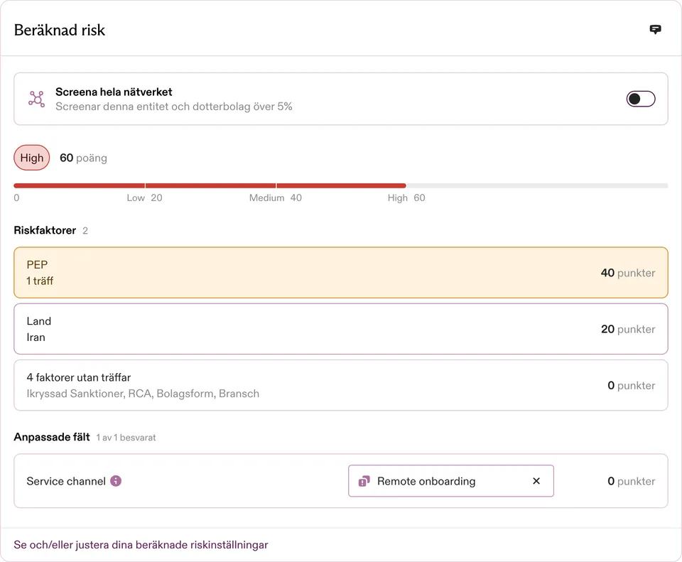 Det nya kortet för Beräknad risk: märke för Riskklass och totalpoäng på en tröskelskala, varje riskfaktor listad med sina poäng, och anpassade fält besvarade direkt i kortet